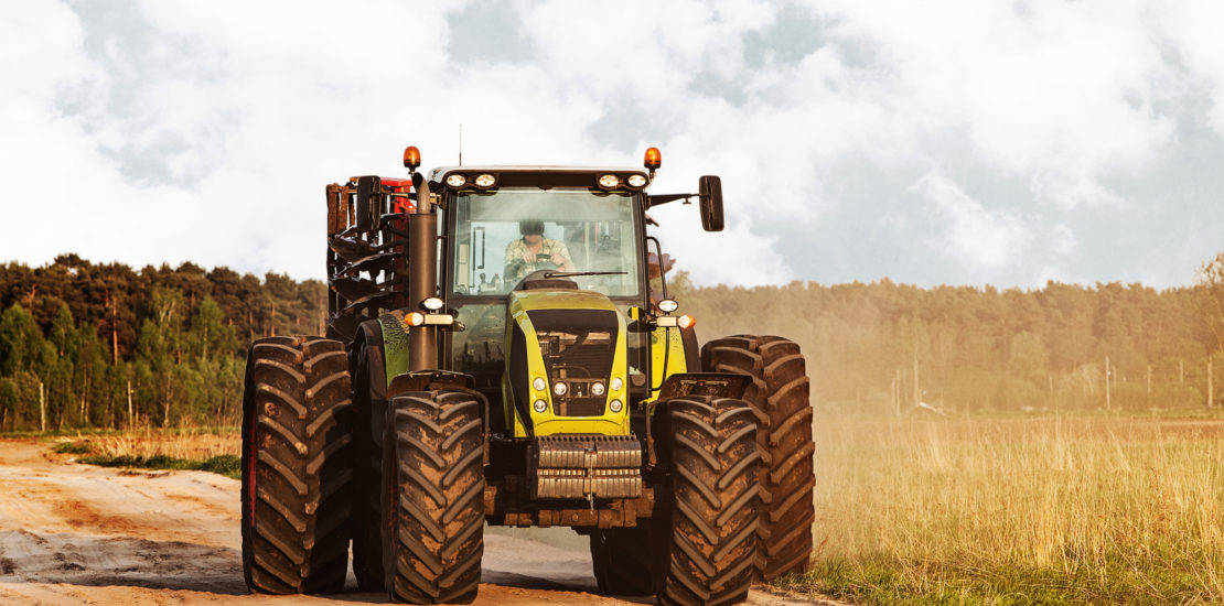 tracteur-route-campagne-pres-pres